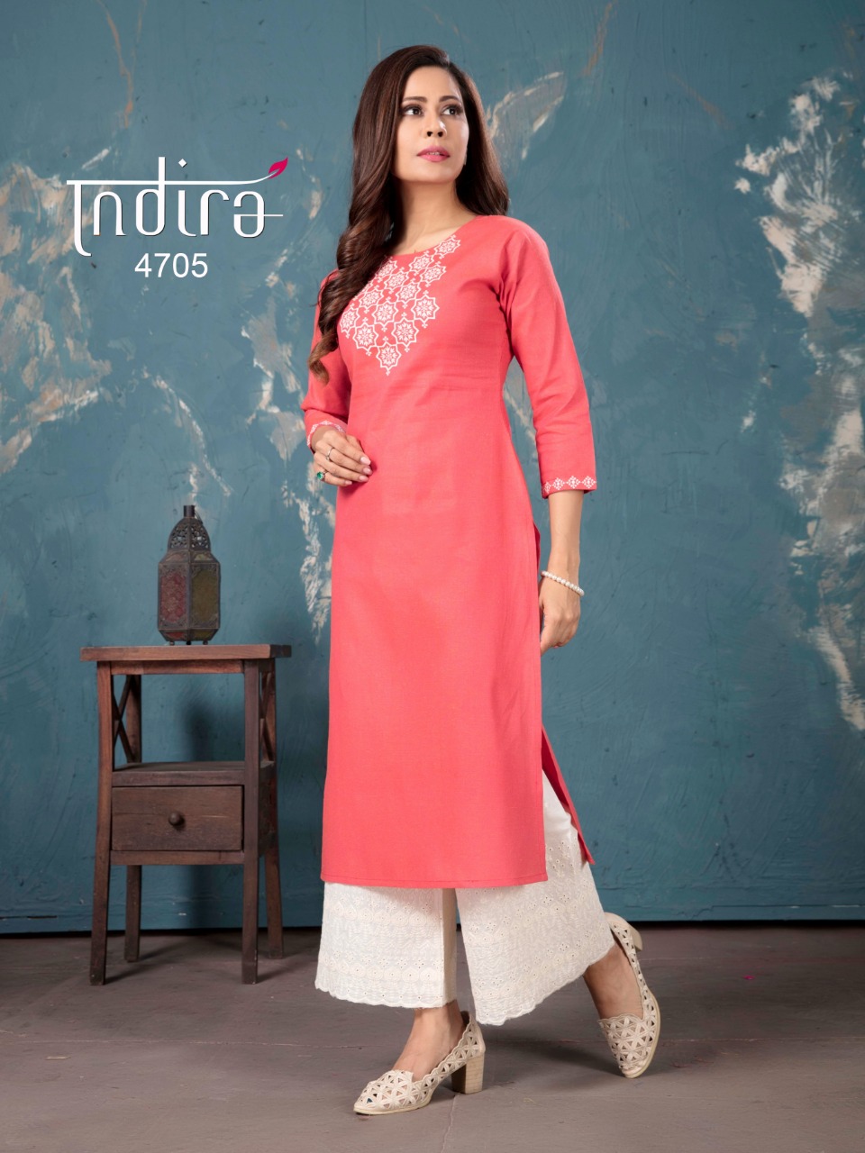 indira apparel gulberg  cotton classic trendy look kurti with bottom catalog