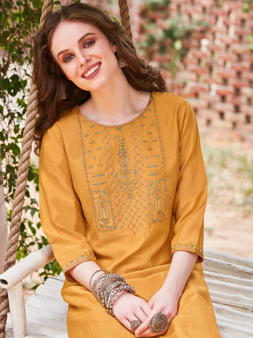 syasii rayasa pure chinon kashmiri embroidary gorgeous look kurti with bottom catalog