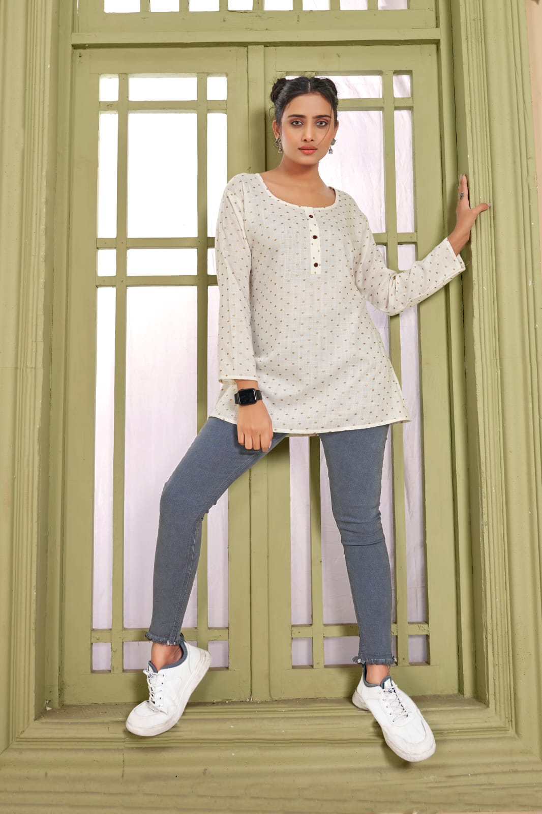 Banwery Fashion cherry rayon innovative look combo of Short Kurta with and Short Top catalog