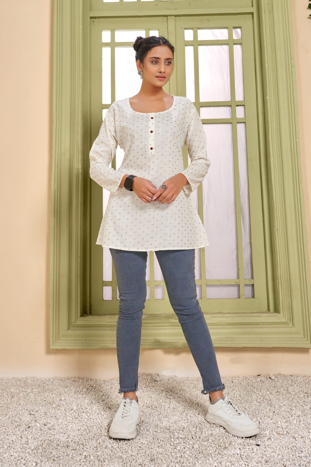 Banwery Fashion cherry rayon innovative look combo of Short Kurta with and Short Top catalog