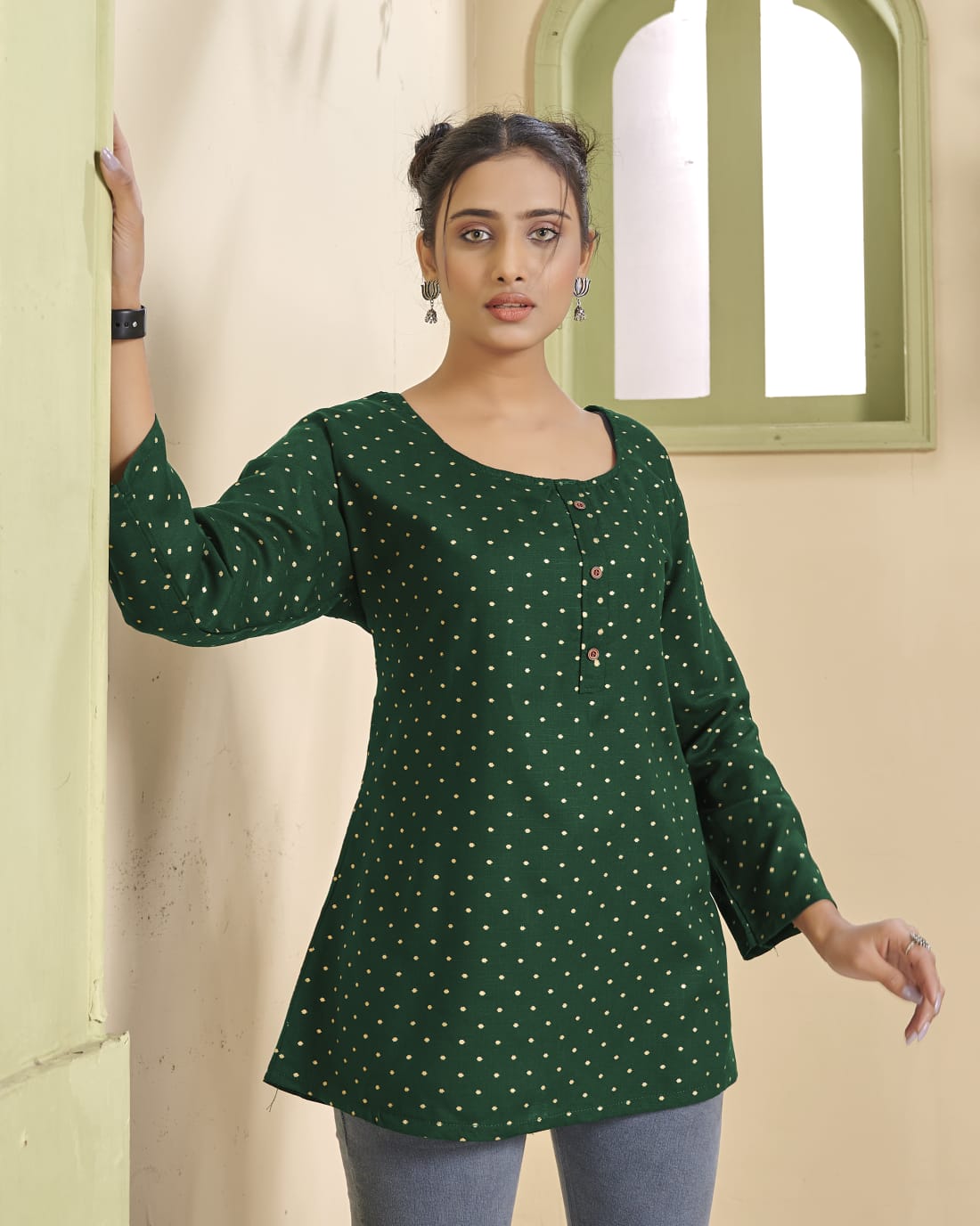 Banwery Fashion cherry rayon innovative look combo of Short Kurta with and Short Top catalog