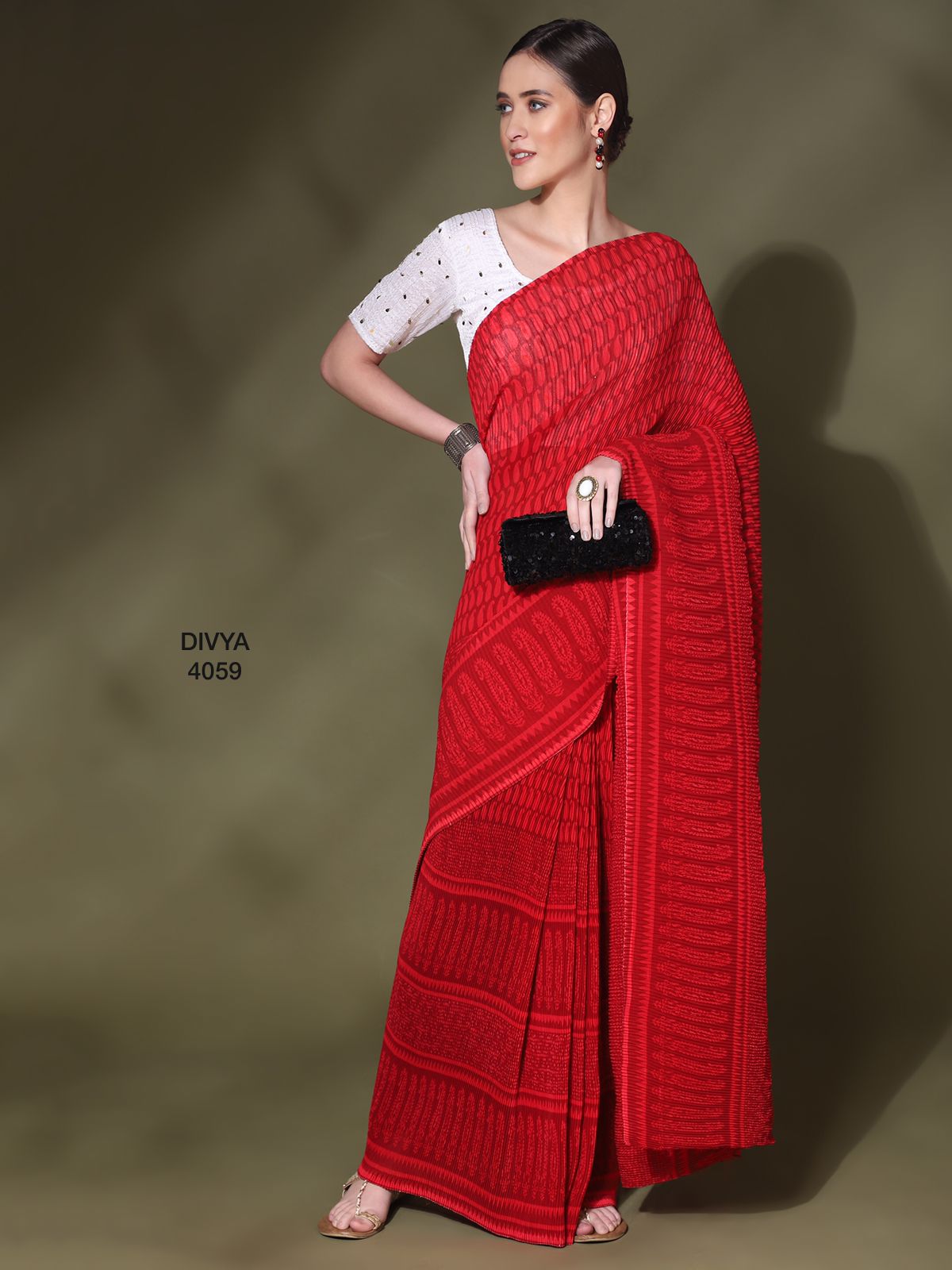 the style  divya jordan gerogette catchy look saree catalog