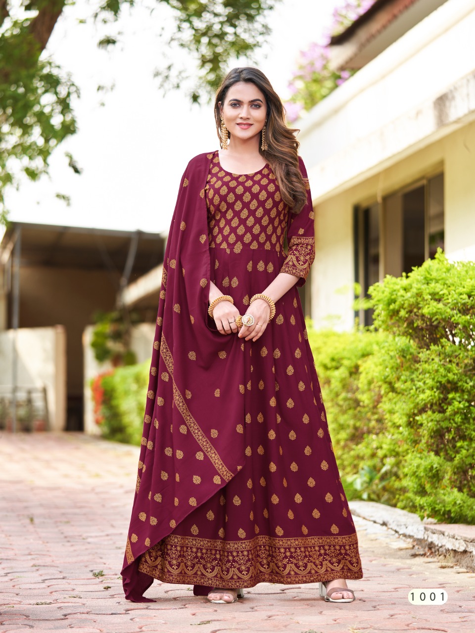 banwery fashion paridhi elegant look top with dupatta catalog