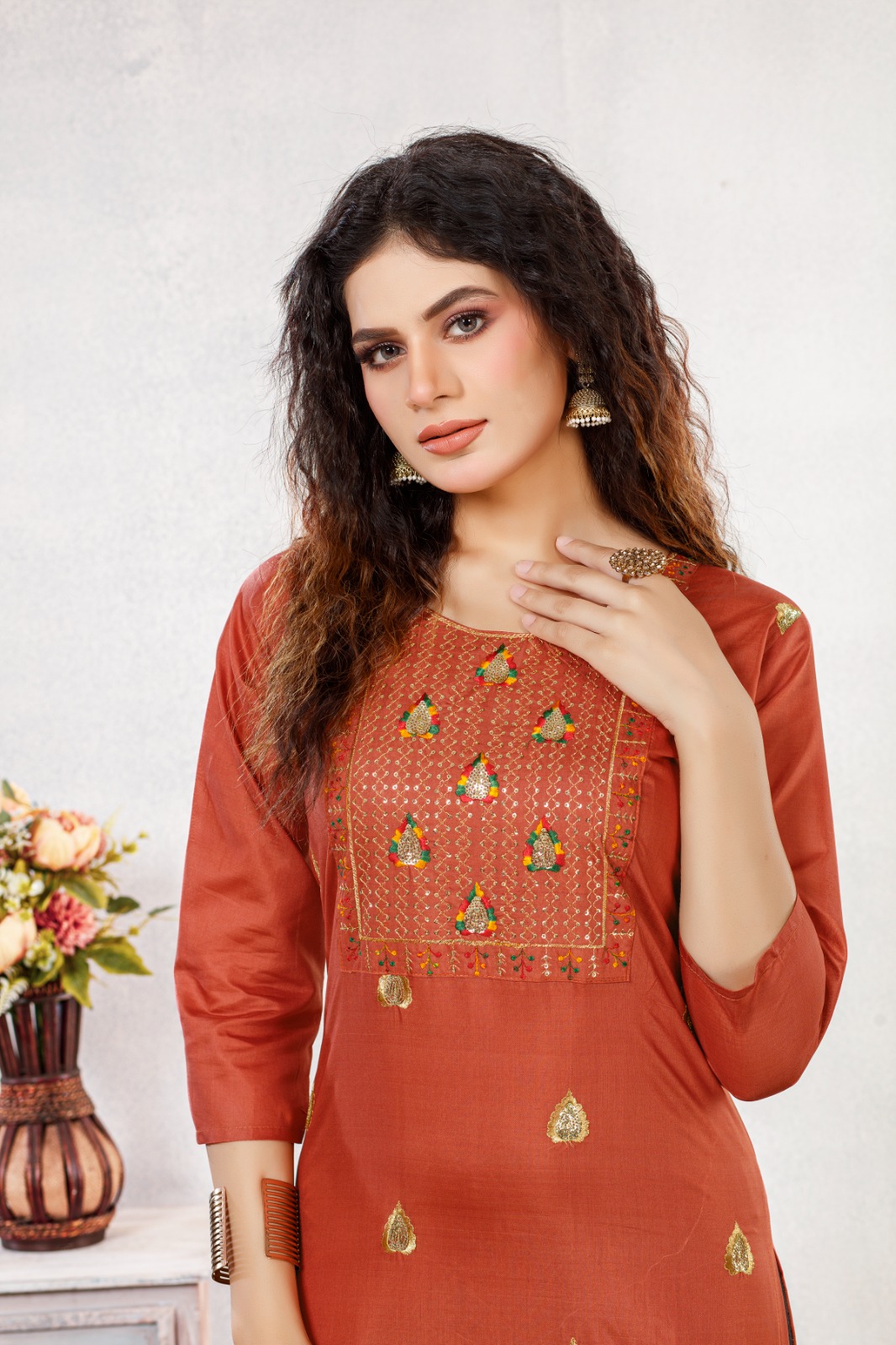 Banwery Fashion shanayaa chanderi silk new and modern style kurti catalog