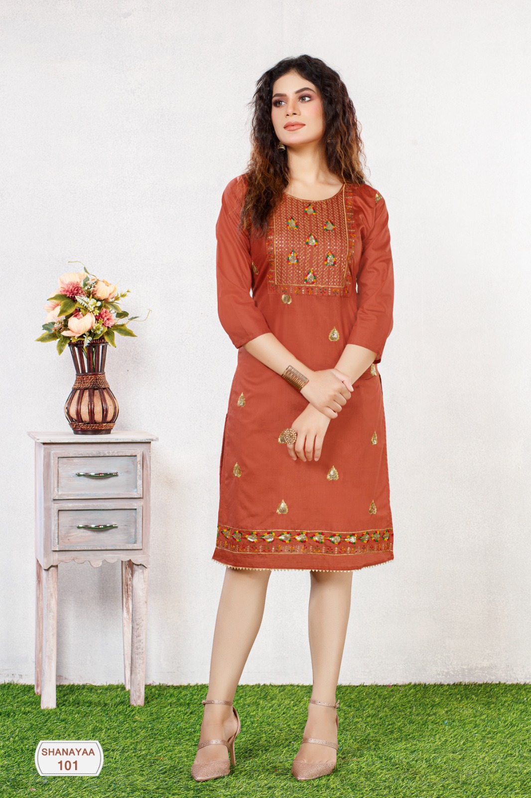 Banwery Fashion shanayaa chanderi silk new and modern style kurti catalog