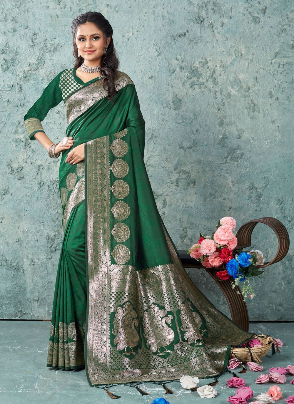 sangam print var vadhu silk decent look saree catalog