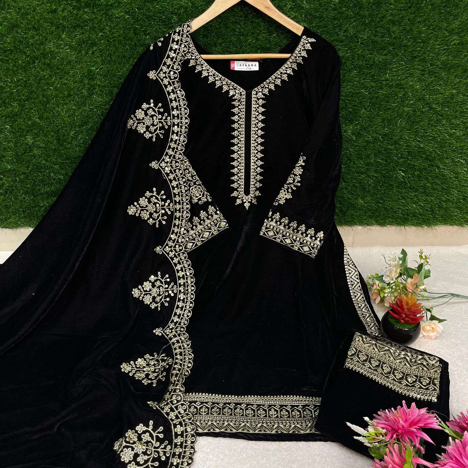 afsana heena 2 velvet catchy embroidery look top bottom with dupatta size set